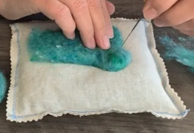 Bucky Bag: Needle Felting Pad